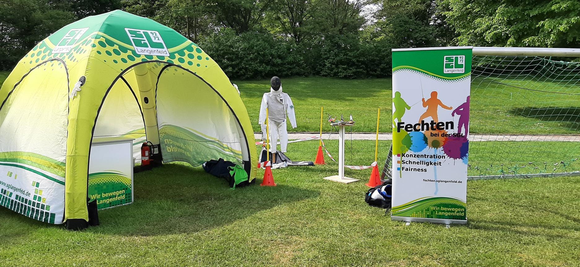 Fechten beim Kinder und Familienfest 2023 Stand der Fechtabteilung der SGL beim Kinder und Familienfest 2023